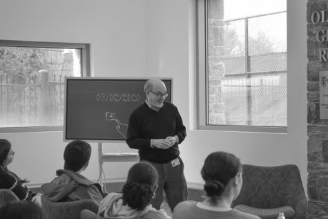 WaPo editor, Fisher, shares journalism expertise