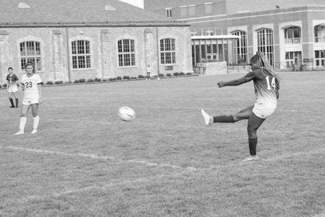 Girls Varsity Soccer puts their best foot forward despite disappointing results