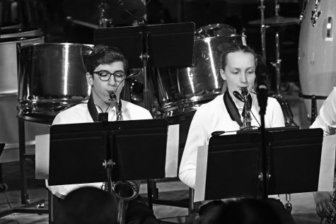 Bands perform holiday jingles at winter all bands concert