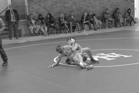 Wrestling falls to Iona Prep in first meet of season