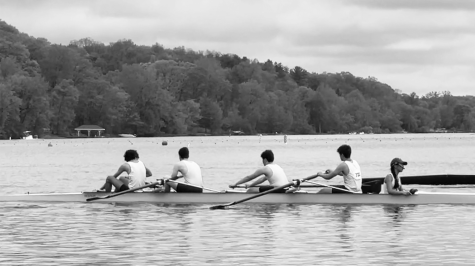 Varsity Crew takes to the water for first post-pandemic competition