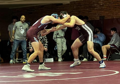 Varsity Wrestling ends year with big win, defeats Trinity 40-24 